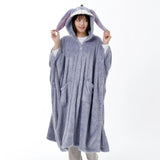 Disney Store Winter Goods 保暖披肩 Eeyore